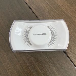 M·A·C Lashes | 41